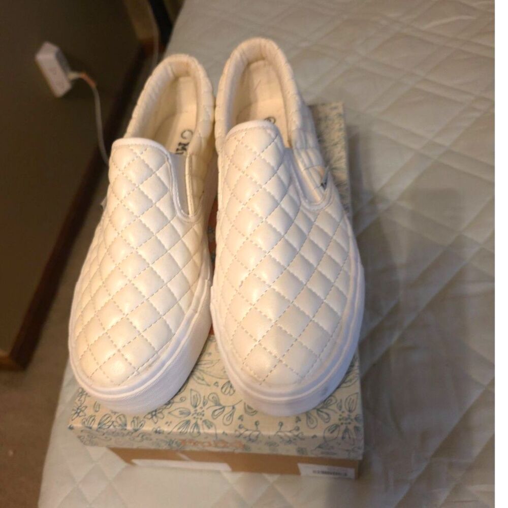 Mudd White Quilted Slip-On Sneakers | Women's Size 9 | Casual Comfort Shoes